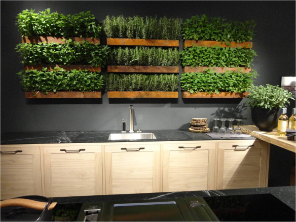 vertical-herb-garden-convert-to-jpeg